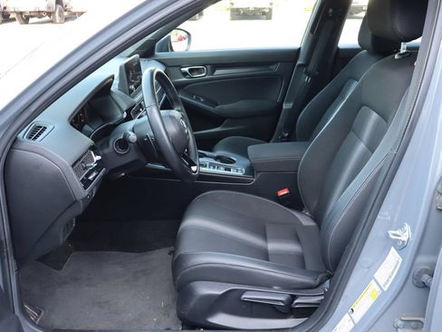 Used 2025 Honda Civic Sport image 4