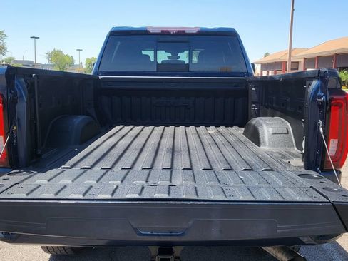 Used 2022 GMC Sierra 2500 AT4 w/ AT4 Premium Plus Package AWD/4WD image 13