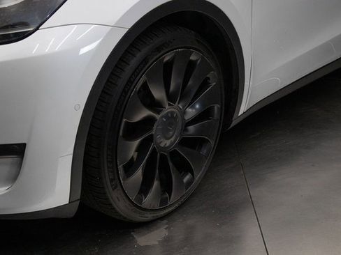Used 2022 Tesla Model Y Performance image 7