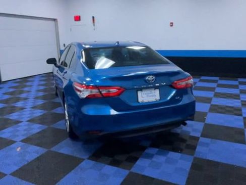 Used 2020 Toyota Camry LE FWD image 7