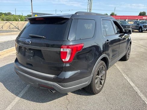 Used 2019 Ford Explorer XLT w/ Equipment Group 202A FWD image 4