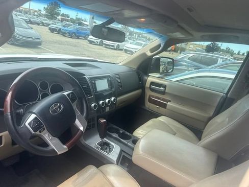 Used 2017 Toyota Sequoia Platinum AWD/4WD image 12