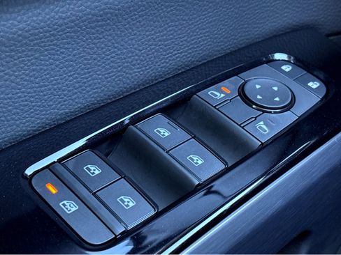 New 2026 Nissan Pathfinder SL w/ Cargo Package FWD image 5