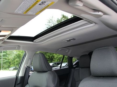 Used 2024 Subaru Crosstrek 2.0i Premium image 18