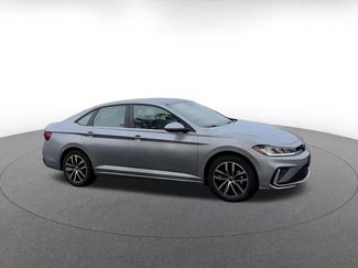Used 2025 Volkswagen Jetta SE video 2