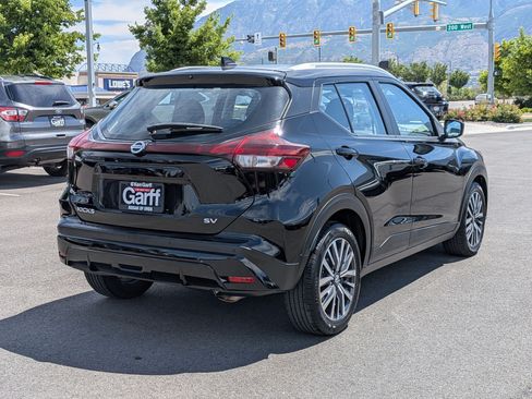 Used 2021 Nissan Kicks SV FWD image 10