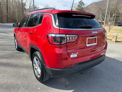Used 2024 Jeep Compass Latitude image 6