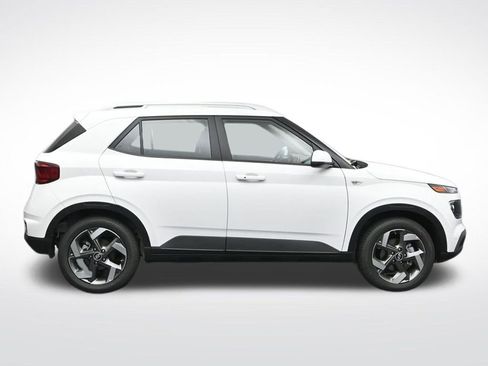 New 2026 Hyundai Venue SEL FWD image 7