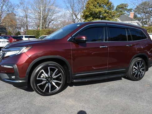 Used 2020 Honda Pilot Elite image 2