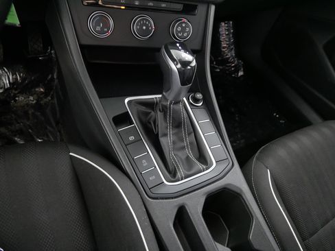 Used 2022 Volkswagen Jetta Sport image 24