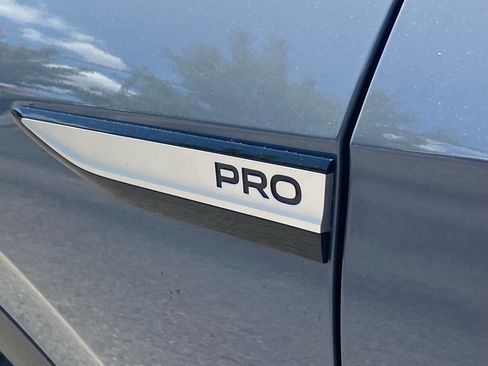 Used 2023 Volkswagen ID.4 Pro RWD image 4