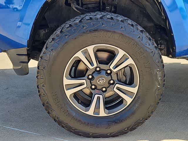 Used 2017 Toyota Tacoma TRD Sport w/ Tow Package RWD image 13