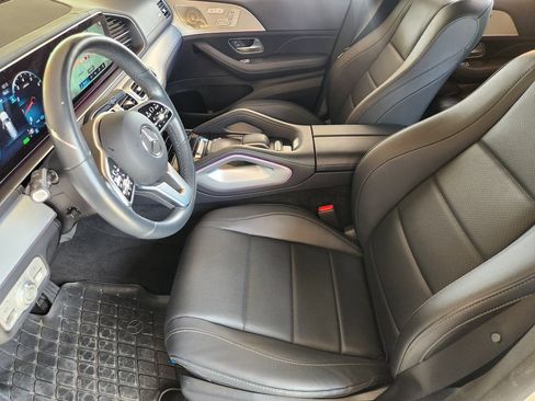 Used 2022 Mercedes-Benz GLS 450 4MATIC image 15