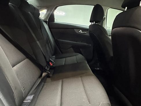 Used 2021 Kia Forte LXS FWD image 25