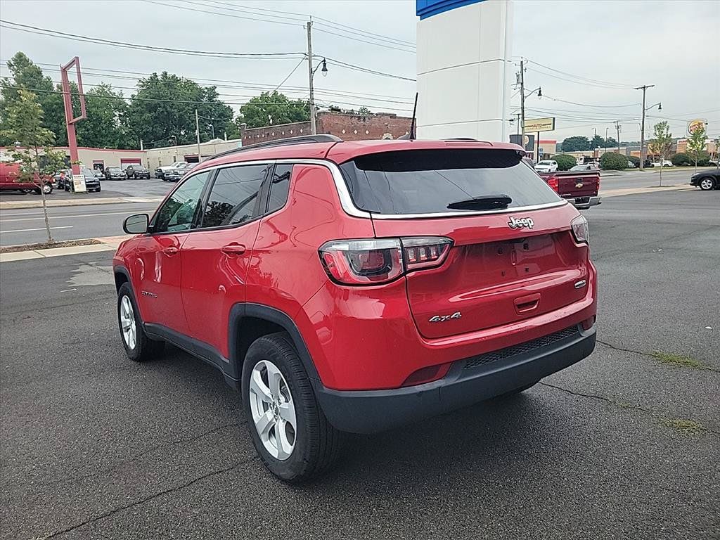Used 2019 Jeep Compass Latitude AWD/4WD image 3