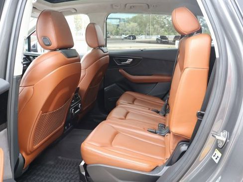 Used 2019 Audi Q7 3.0T Prestige image 12