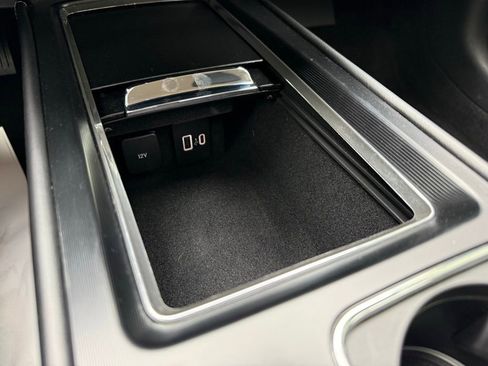 Used 2025 Lincoln Corsair AWD image 23