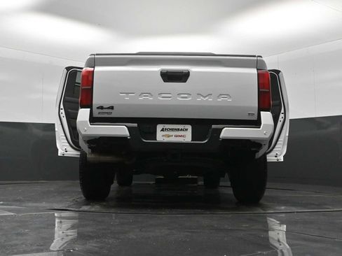 Used 2024 Toyota Tacoma TRD Off-Road w/ TRD Off Road Upgrade Package AWD/4WD image 30