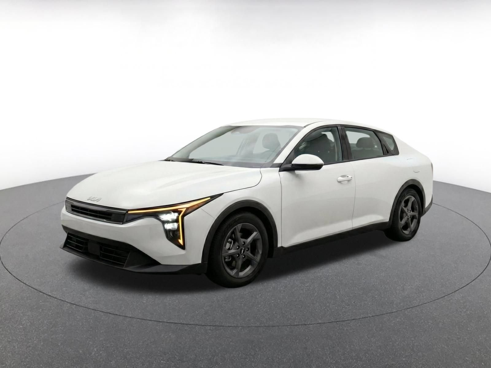Used 2025 Kia K4 FWD image 3
