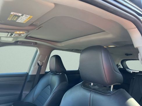 Used 2023 Toyota Highlander XLE AWD/4WD image 20
