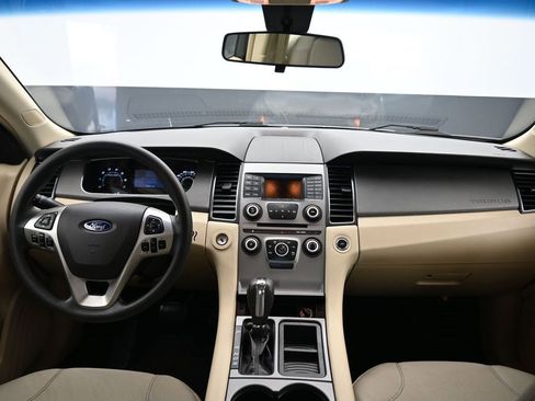 Used 2017 Ford Taurus SE image 34