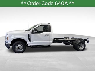 New 2026 Ford F350 XL w/ XL Chrome Package RWD video 2