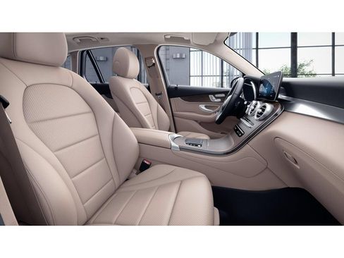 Certified 2022 Mercedes-Benz GLC 300 4MATIC image 4