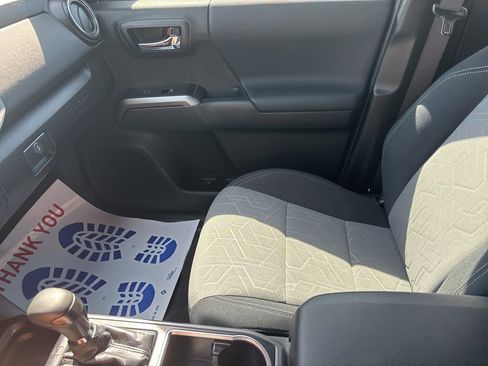 Used 2023 Toyota Tacoma TRD Off-Road w/ Technology Package image 22