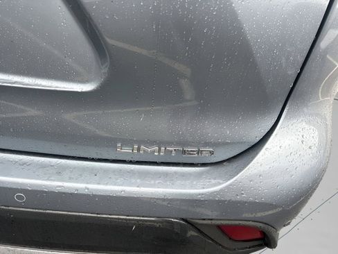 Used 2023 Toyota Highlander Limited image 15