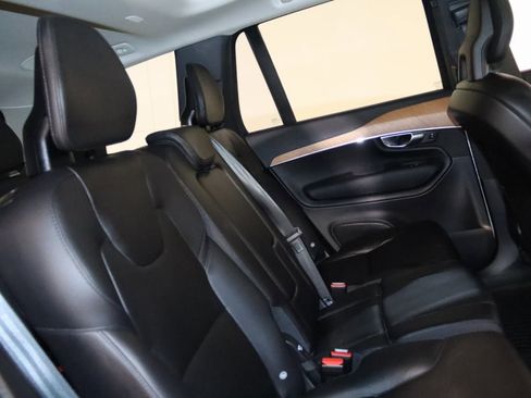 Used 2022 Volvo XC90 T6 Momentum w/ Advanced Package image 61