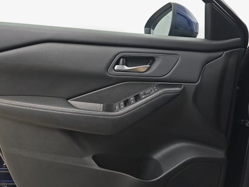 Used 2026 Nissan Rogue SV FWD image 23