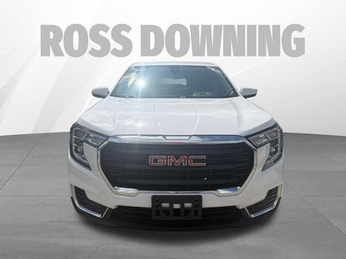 Used 2024 GMC Terrain SLE FWD image 2