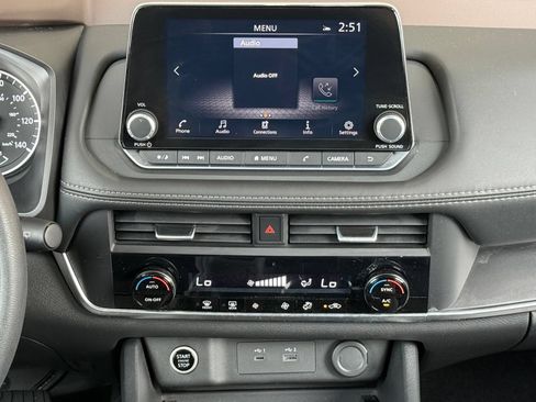 Used 2023 Nissan Rogue SV AWD/4WD image 26