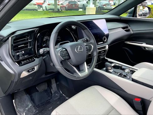 Certified 2025 Lexus RX 350 Premium w/ Convenience Package AWD/4WD image 18