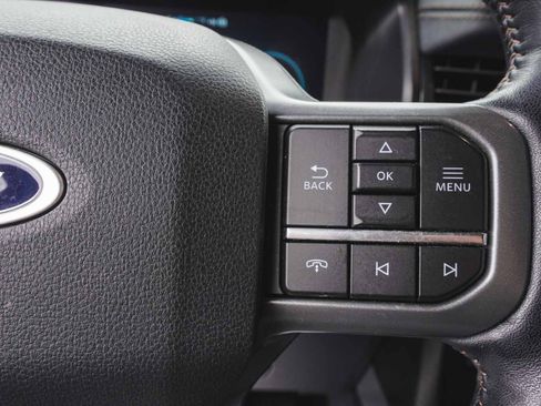 Used 2022 Ford F150 Lightning Lariat image 25