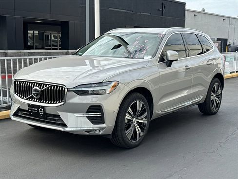 Certified 2023 Volvo XC60 B5 Plus w/ Climate Package image 2