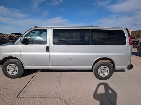 Used 2016 Chevrolet Express 2500 LS RWD image 9