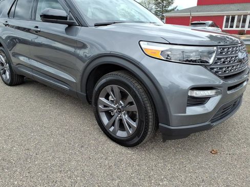 Used 2024 Ford Explorer XLT w/ Equipment Group 202A AWD/4WD image 5