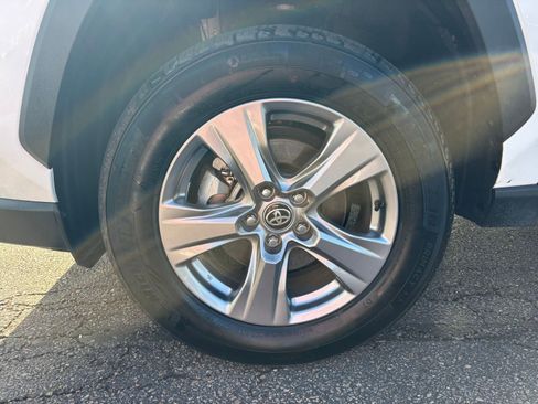 Used 2025 Toyota RAV4 LE image 29