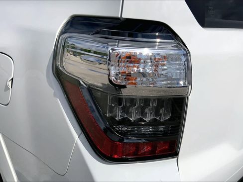 Used 2023 Toyota 4Runner TRD Sport w/ Technology Package AWD/4WD image 28