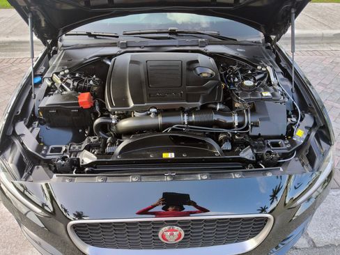 Used 2020 Jaguar XE S AWD/4WD image 40