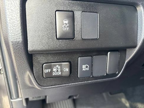 Used 2022 Toyota Tacoma SR5 w/ Technology Package RWD image 18