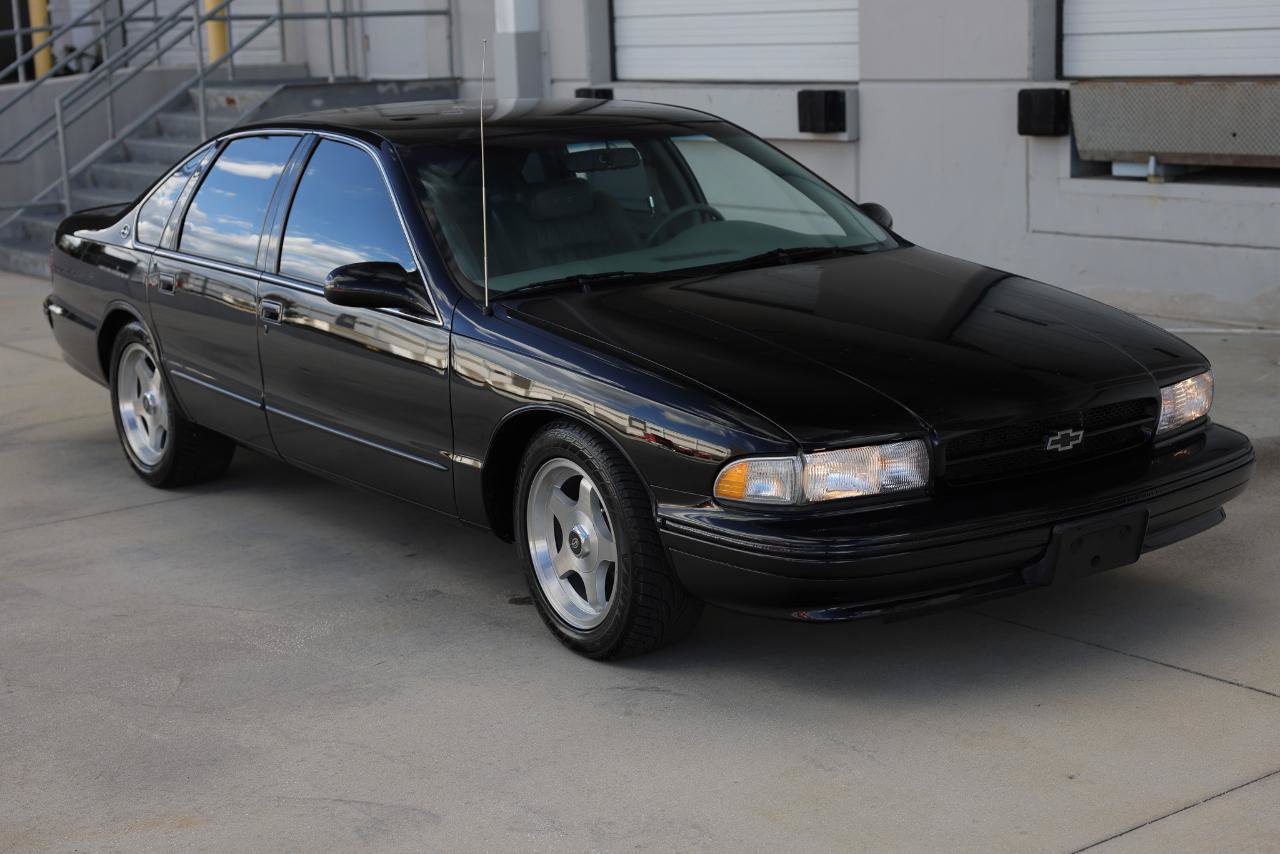 Used 1995 Chevrolet Caprice SS RWD image 15