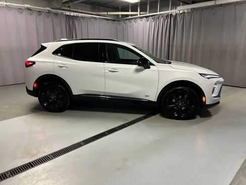 Used 2025 Buick Envision Sport Touring image 8