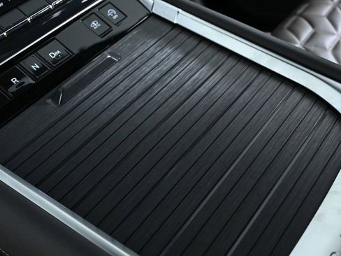 New 2025 Nissan Armada Platinum Reserve image 15