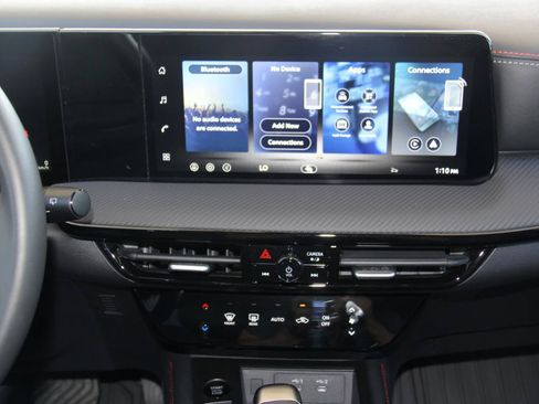 Used 2026 Nissan Kicks SR FWD image 15