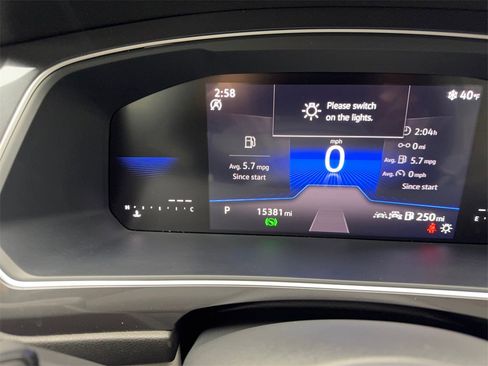 Used 2024 Volkswagen Tiguan SE R-Line image 62