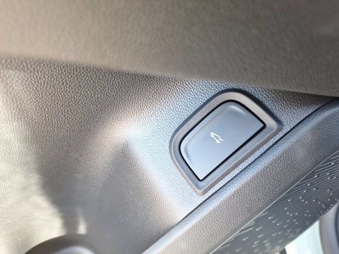 New 2026 Chevrolet Equinox ACTIV w/ Convenience Package III FWD image 15