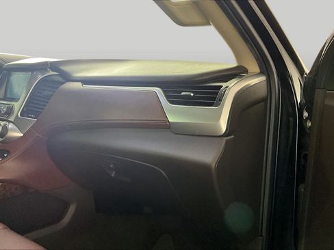 Used 2018 Chevrolet Tahoe Premier RWD image 17