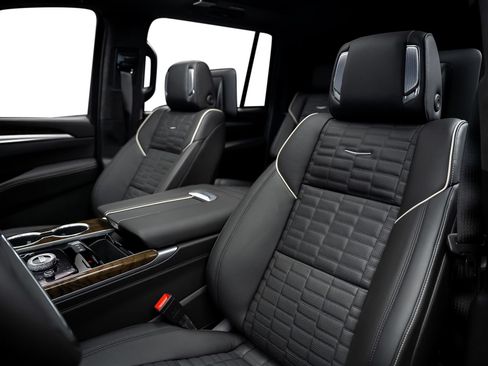 Used 2026 Cadillac Escalade ESV Platinum Sport AWD/4WD image 33